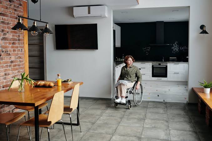 Mejorando la accesibilidad con sillas de ruedas de ancho especial