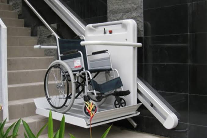 Instalación y mantenimiento de los salvaescaleras para sillas de ruedas